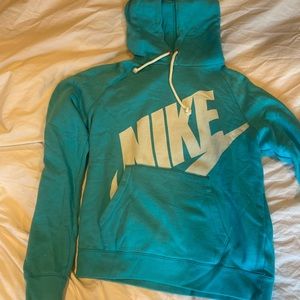 Size medium Nike pullover